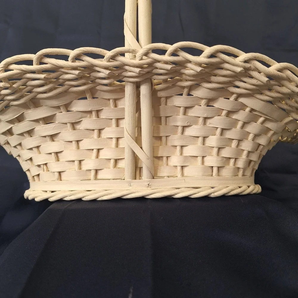 Vintage Harry & David Wicker Basket Bear Creek Off White Painted Cottage Core Lg